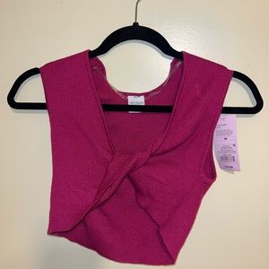 pinkish cropped top (New)